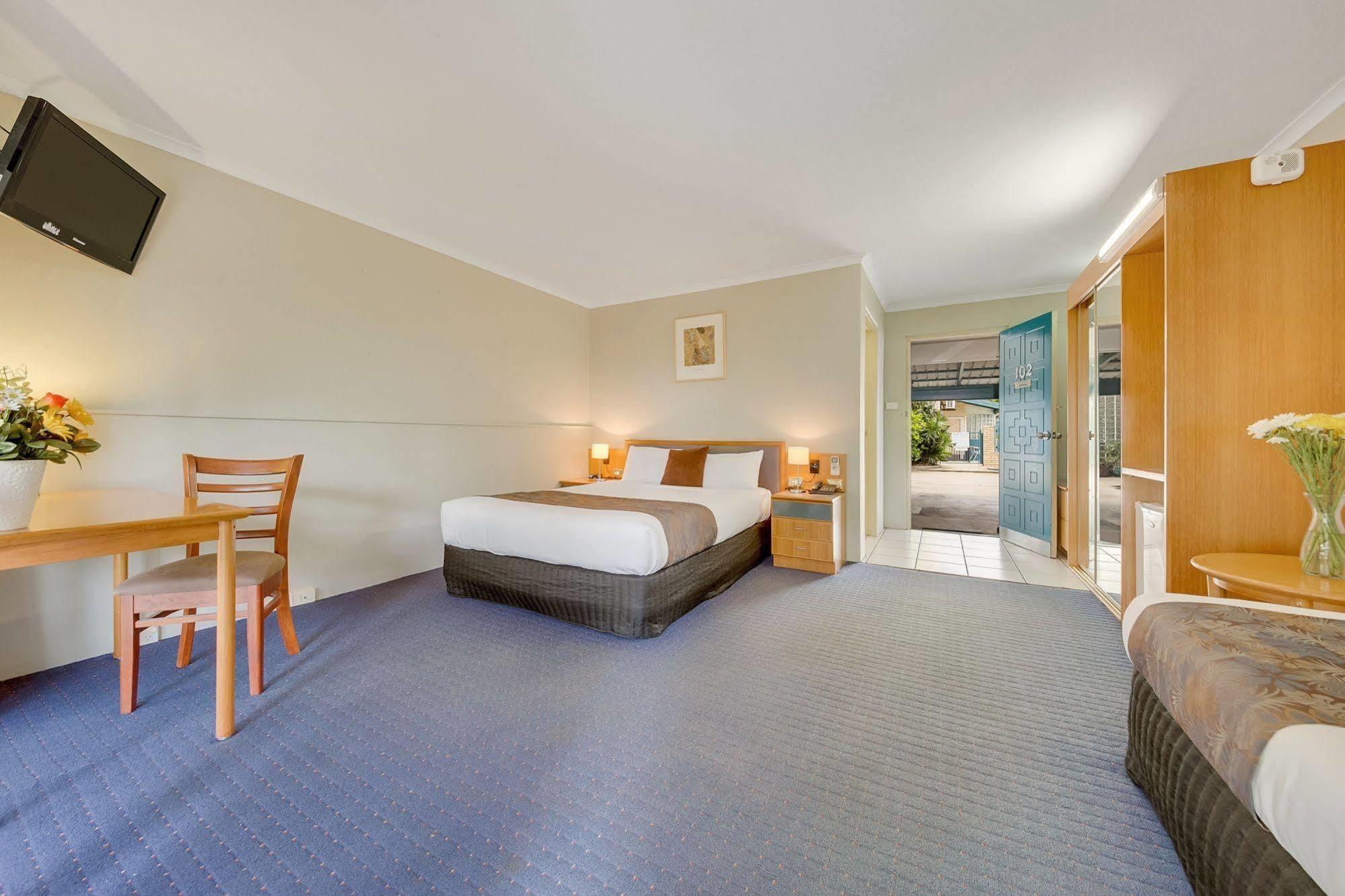 Gladstone Palms Motor Inn Екстер'єр фото